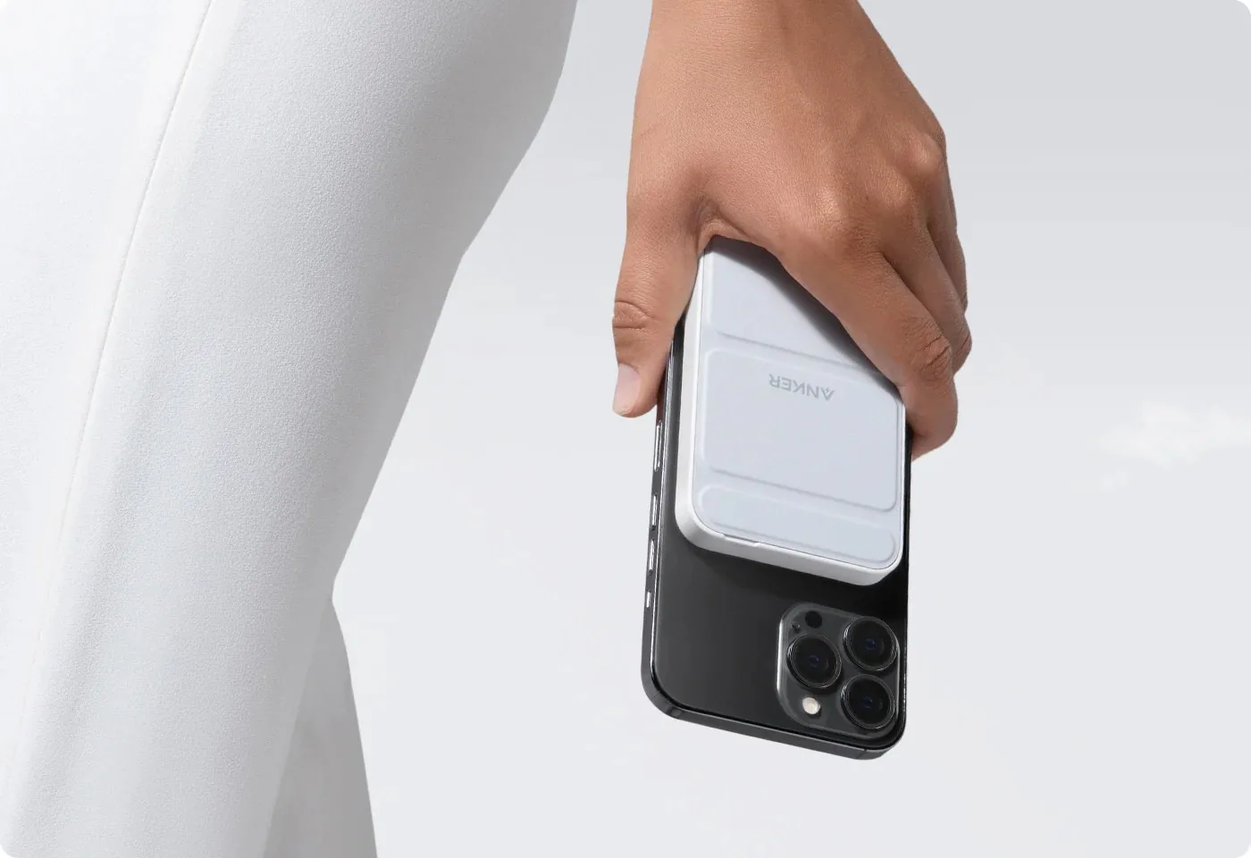 Anker A1611 622 MagGo 5000mAH Magnetic Power Bank Black for Sale in Pakistan