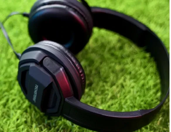 TECHSTERS WIRED HEADPHONE HF01 , TECHSTERS WIRED HEADPHONE HF01 for sale , TECHSTERS WIRED HEADPHONE HF01 for Sale in Pakistan , TECHSTERS WIRED HEADPHONE HF01 Available in Pakistan , TECHSTERS WIRED HEADPHONE HF01 in lowest price